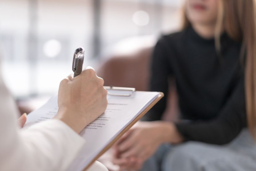 Sesión de psicoterapia para trabajar patrones relacionales y seguridad emocional Sesión de psicoterapia para trabajar patrones relacionales y seguridad emocional